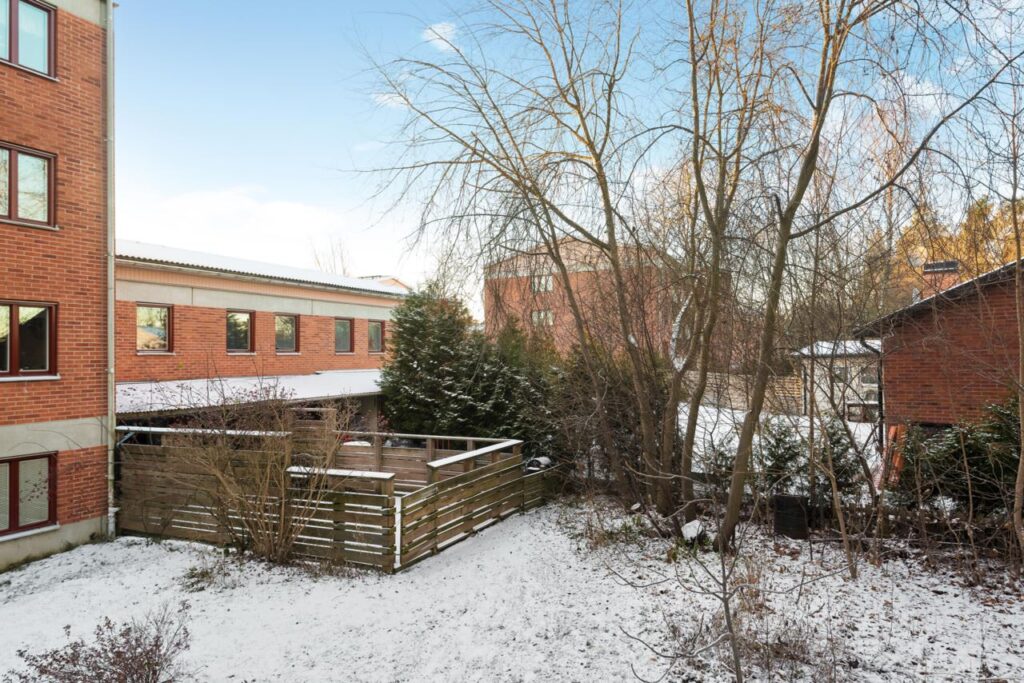 Skottning av Tak på bostadshus. Lidingö Gångsätra